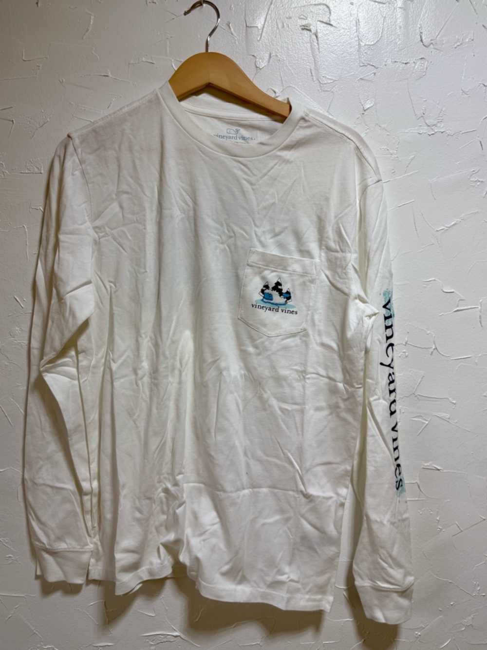 Vineyard Vines White Long-Sleeve Pocket Tee with Blue Logo